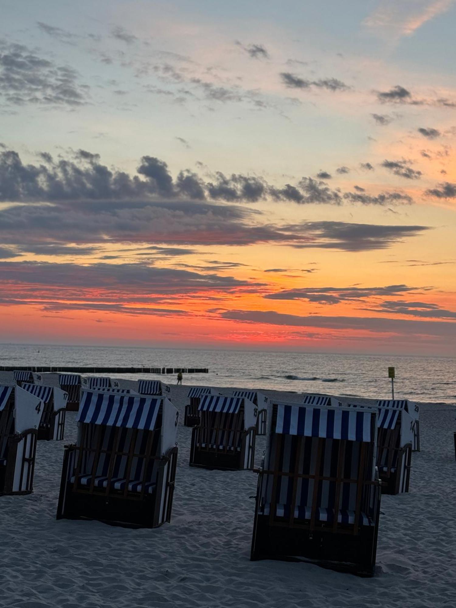 4Summer Kolobrzeg Apartamenty White Blue Sauna & Fitness & Parking 100 Metrow Do Pieknej Szerokiej Piaszczystej Plazy, Wspanialy Widok Z Duzego Tarasu! 100 Meter Zu Einem Schoenen Breiten Sandstrand, Herrliche Aussicht Von Einer Grossen Terrasse! 외부 사진