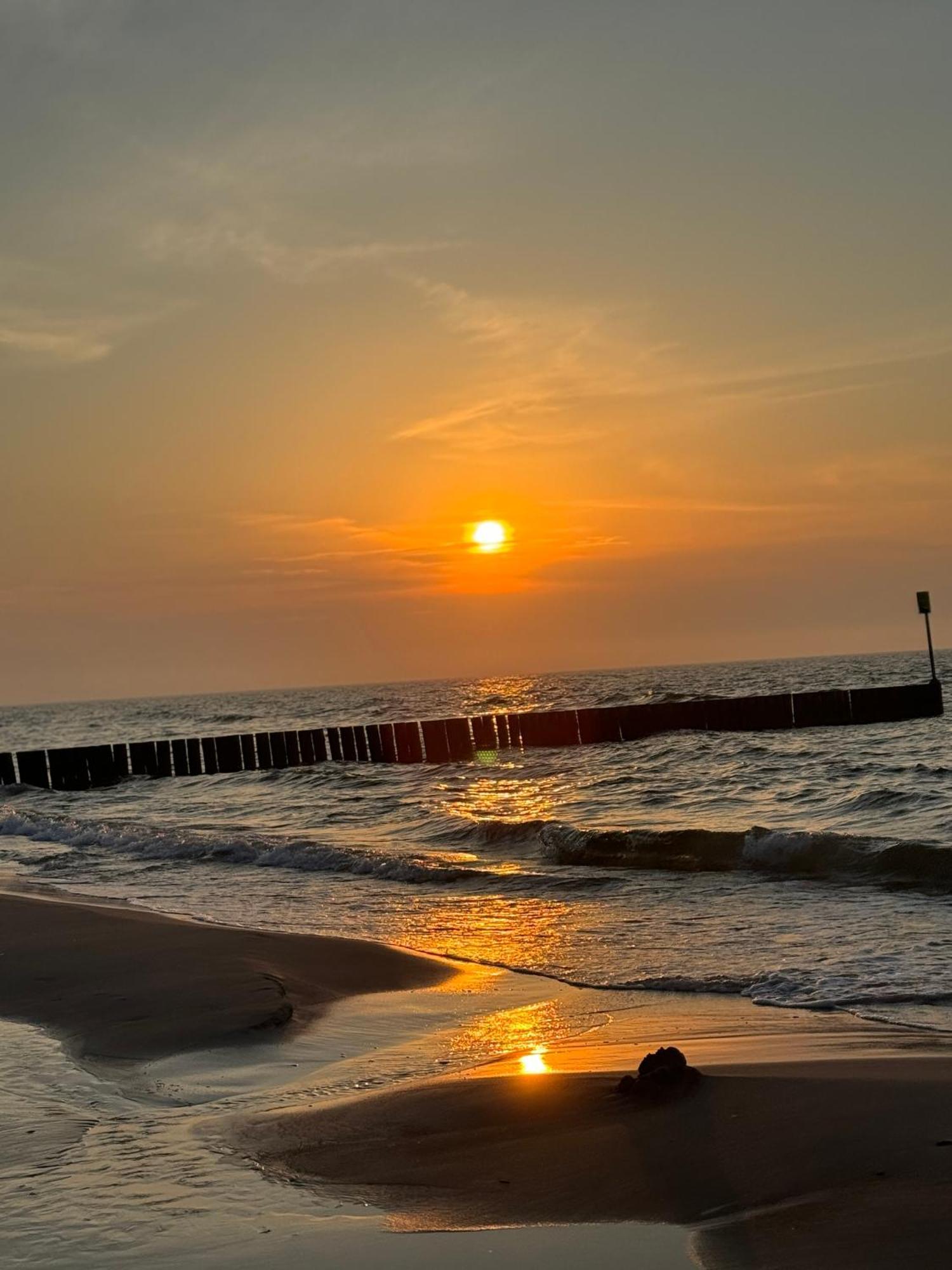 4Summer Kolobrzeg Apartamenty White Blue Sauna & Fitness & Parking 100 Metrow Do Pieknej Szerokiej Piaszczystej Plazy, Wspanialy Widok Z Duzego Tarasu! 100 Meter Zu Einem Schoenen Breiten Sandstrand, Herrliche Aussicht Von Einer Grossen Terrasse! 외부 사진